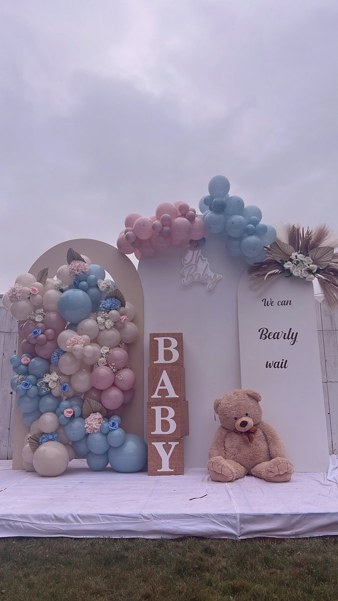 Baby shower balloon backdrop